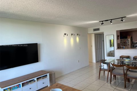 Condominio en venta en Miami, Florida, 1 dormitorio, 70.42 m2 № 1961850 - foto 15
