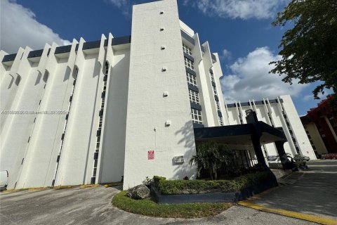 Condominio en venta en Miami, Florida, 1 dormitorio, 70.42 m2 № 1961850 - foto 5