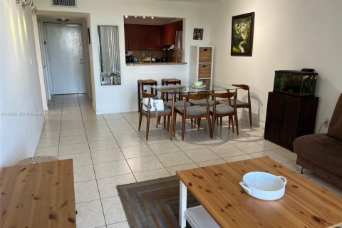Condominio en venta en Miami, Florida, 1 dormitorio, 70.42 m2 № 1961850 - foto 17