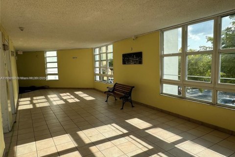 Condominio en venta en Miami, Florida, 1 dormitorio, 70.42 m2 № 1961850 - foto 11
