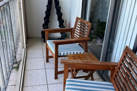 Condominio en venta en Miami, Florida, 1 dormitorio, 70.42 m2 № 1961850 - foto 22