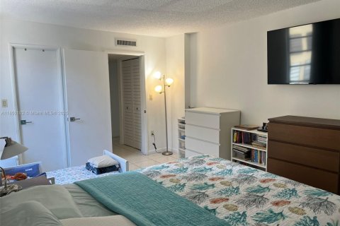 Condominio en venta en Miami, Florida, 1 dormitorio, 70.42 m2 № 1961850 - foto 27