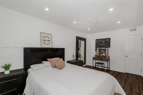 Townhouse in Miami Gardens, Florida 3 bedrooms, 143.35 sq.m. № 2005869 - photo 22