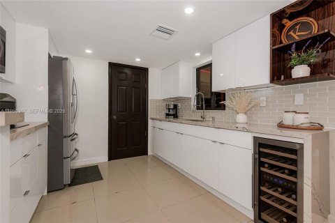 Townhouse in Miami Gardens, Florida 3 bedrooms, 143.35 sq.m. № 2005869 - photo 8