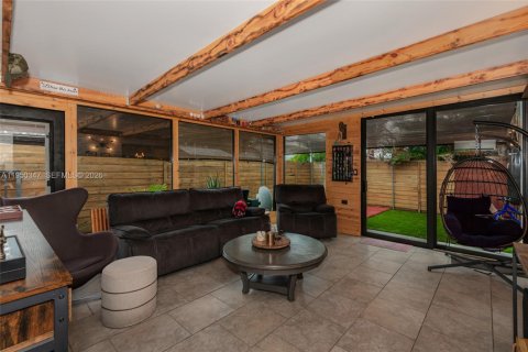 Townhouse in Miami Gardens, Florida 3 bedrooms, 143.35 sq.m. № 2005869 - photo 18