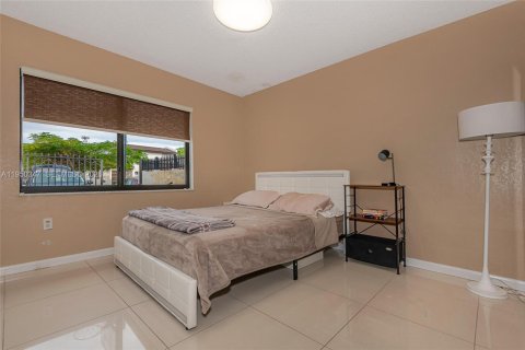 Townhouse in Miami Gardens, Florida 3 bedrooms, 143.35 sq.m. № 2005869 - photo 28