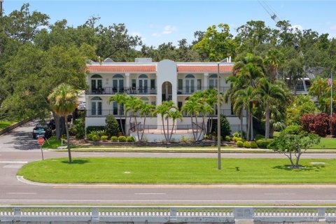 Condo à Tampa, Floride, 3 chambres  № 2415539