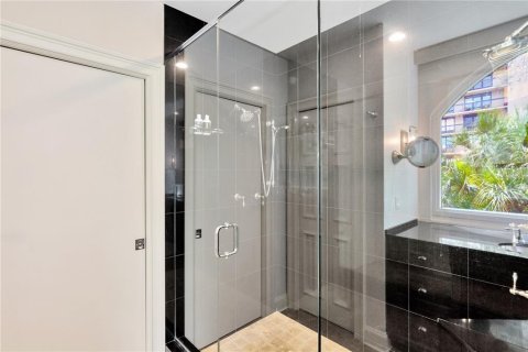Copropriété à vendre à Tampa, Floride: 3 chambres, 311.22 m2 № 2415539 - photo 17