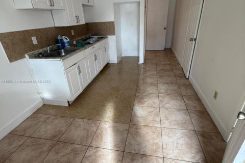 Снять в аренду виллу или дом в Форт-Лодердейл, Флорида 2 спальни, 100.33м2, № 1977940 - фото 5