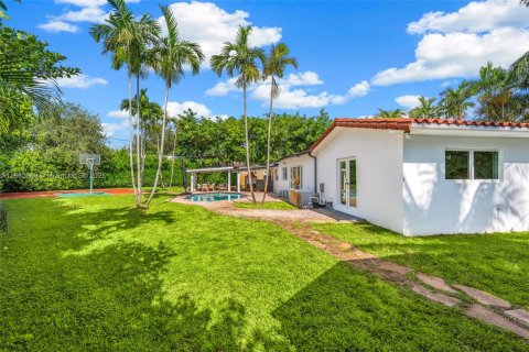 House in Miami, Florida 3 bedrooms, 245.45 sq.m. № 1977919 - photo 26