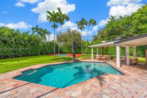 House in Miami, Florida 3 bedrooms, 245.45 sq.m. № 1977919 - photo 19