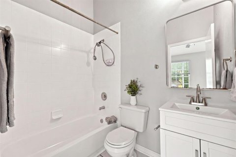 Townhouse in Wesley Chapel, Florida 2 bedrooms, 110 sq.m. № 2280215 - photo 13