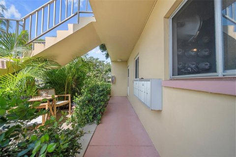 Condo in Clearwater, Florida, 2 bedrooms  № 1771563 - photo 4