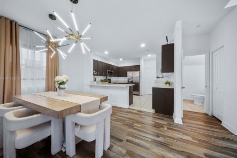 Casa en alquiler en Homestead, Florida, 3 dormitorios, 188.03 m2 № 2012529 - foto 4