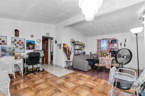 Casa en venta en Miami, Florida, 2 dormitorios, 81.75 m2 № 2002608 - foto 4
