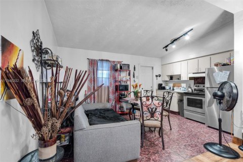 Casa en venta en Miami, Florida, 2 dormitorios, 81.75 m2 № 2002608 - foto 8