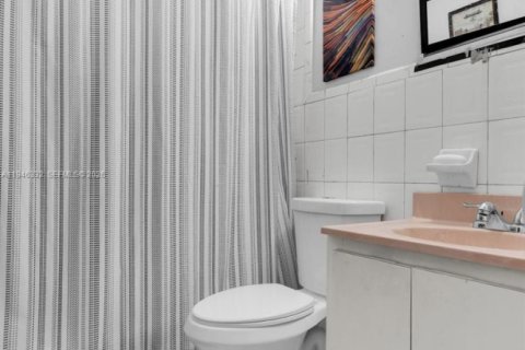 Casa en venta en Miami, Florida, 2 dormitorios, 81.75 m2 № 2002608 - foto 15