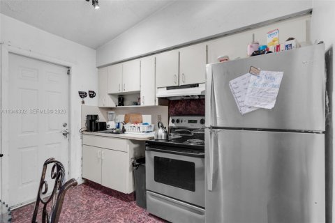 Casa en venta en Miami, Florida, 2 dormitorios, 81.75 m2 № 2002608 - foto 9