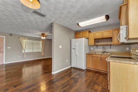House in Port Charlotte, Florida 3 bedrooms, 132.11 sq.m. № 1789492 - photo 12