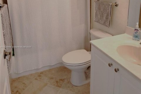 Copropriété à louer à Hollywood, Floride: 1 chambre, 77.57 m2 № 1930496 - photo 14