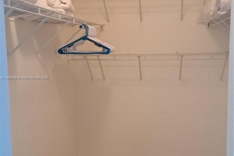 Copropriété à louer à Hollywood, Floride: 1 chambre, 77.57 m2 № 1930496 - photo 17