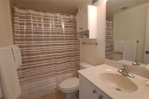 Copropriété à louer à Hollywood, Floride: 1 chambre, 77.57 m2 № 1930496 - photo 11