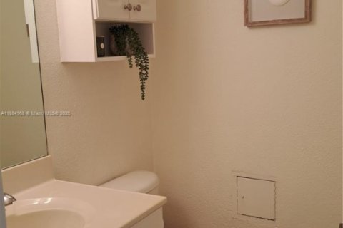 Copropriété à louer à Hollywood, Floride: 1 chambre, 77.57 m2 № 1930496 - photo 18