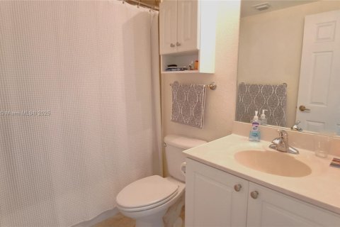 Copropriété à louer à Hollywood, Floride: 1 chambre, 77.57 m2 № 1930496 - photo 13
