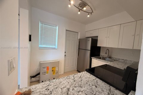 Condo in Aventura, Florida, 1 bedroom  № 2068129 - photo 2