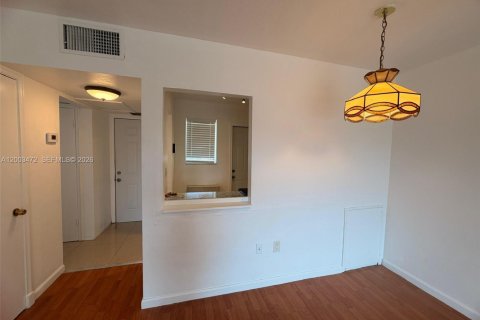 Condo in Aventura, Florida, 1 bedroom  № 2068129 - photo 3