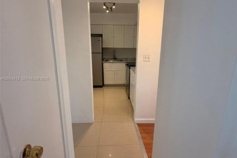 Condo in Aventura, Florida, 1 bedroom  № 2068129 - photo 8