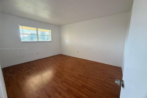 Condo in Aventura, Florida, 1 bedroom  № 2068129 - photo 9