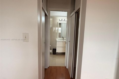 Condo in Aventura, Florida, 1 bedroom  № 2068129 - photo 10