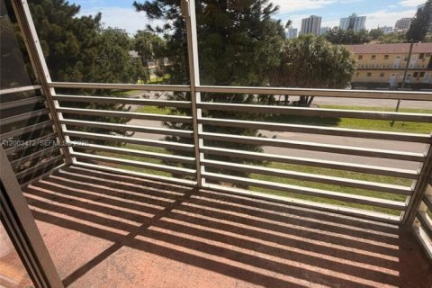 Condo in Aventura, Florida, 1 bedroom  № 2068129 - photo 7