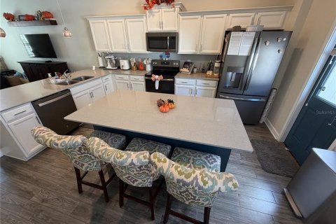 Townhouse in Winter Garden, Florida 3 bedrooms, 151.99 sq.m. № 2376645 - photo 15