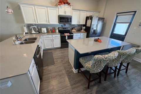 Townhouse in Winter Garden, Florida 3 bedrooms, 151.99 sq.m. № 2376645 - photo 14