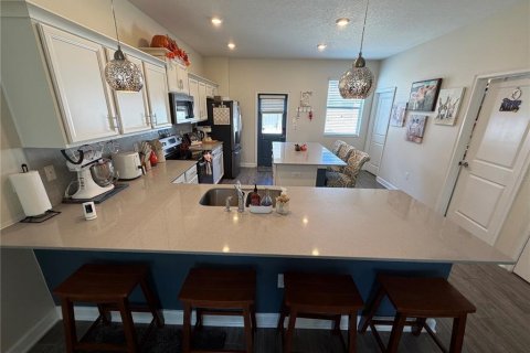 Townhouse in Winter Garden, Florida 3 bedrooms, 151.99 sq.m. № 2376645 - photo 9