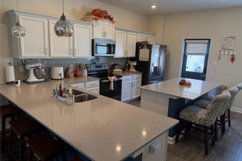Townhouse in Winter Garden, Florida 3 bedrooms, 151.99 sq.m. № 2376645 - photo 10