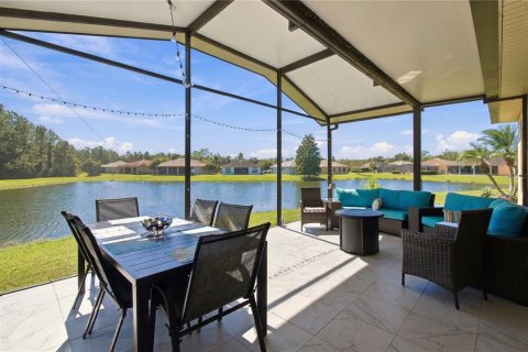 Villa ou maison à vendre à Kissimmee, Floride: 2 chambres, 143.81 m2 № 2431737 - photo 3