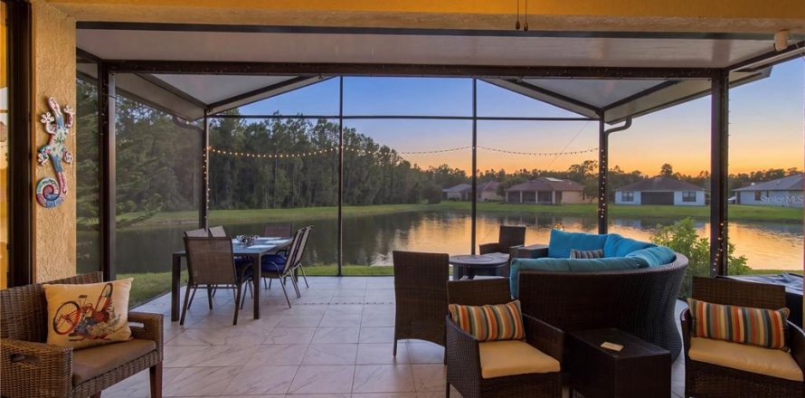 Villa ou maison à Kissimmee, Floride 2 chambres, 143.81 m2 № 2431737