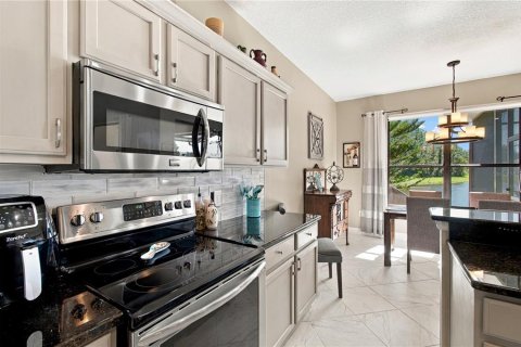 Villa ou maison à vendre à Kissimmee, Floride: 2 chambres, 143.81 m2 № 2431737 - photo 14