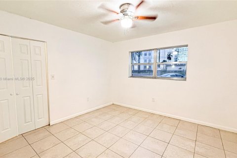 Condominio en venta en Pembroke Park, Florida, 2 dormitorios, 75.25 m2 № 1944642 - foto 6