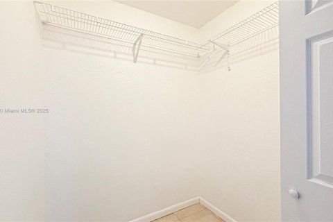 Condominio en venta en Pembroke Park, Florida, 2 dormitorios, 75.25 m2 № 1944642 - foto 10