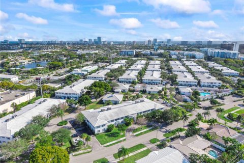 Condo in Fort Lauderdale, Florida, 2 bedrooms  № 1991106 - photo 17