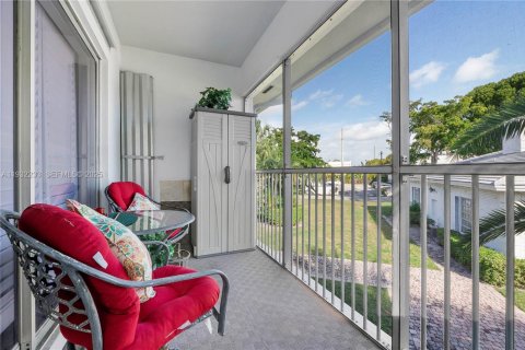 Condo in Fort Lauderdale, Florida, 2 bedrooms  № 1991106 - photo 20