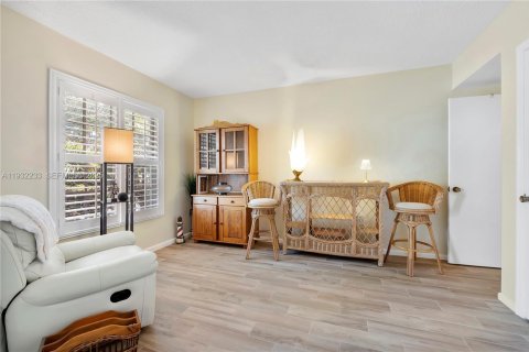 Condo in Fort Lauderdale, Florida, 2 bedrooms  № 1991106 - photo 28
