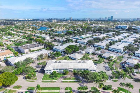 Condo in Fort Lauderdale, Florida, 2 bedrooms  № 1991106 - photo 8