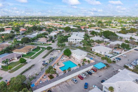 Condo in Fort Lauderdale, Florida, 2 bedrooms  № 1991106 - photo 7