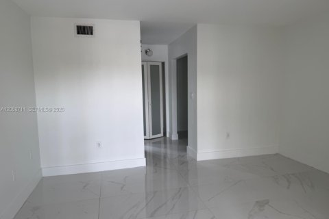 Copropriété à louer à Miami, Floride: 3 chambres, 112.88 m2 № 2168190 - photo 5