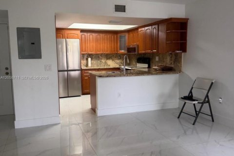 Copropriété à louer à Miami, Floride: 3 chambres, 112.88 m2 № 2168190 - photo 4